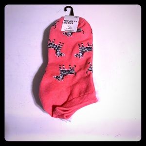 2/$10 Kohl’s 3 pack no show socks!